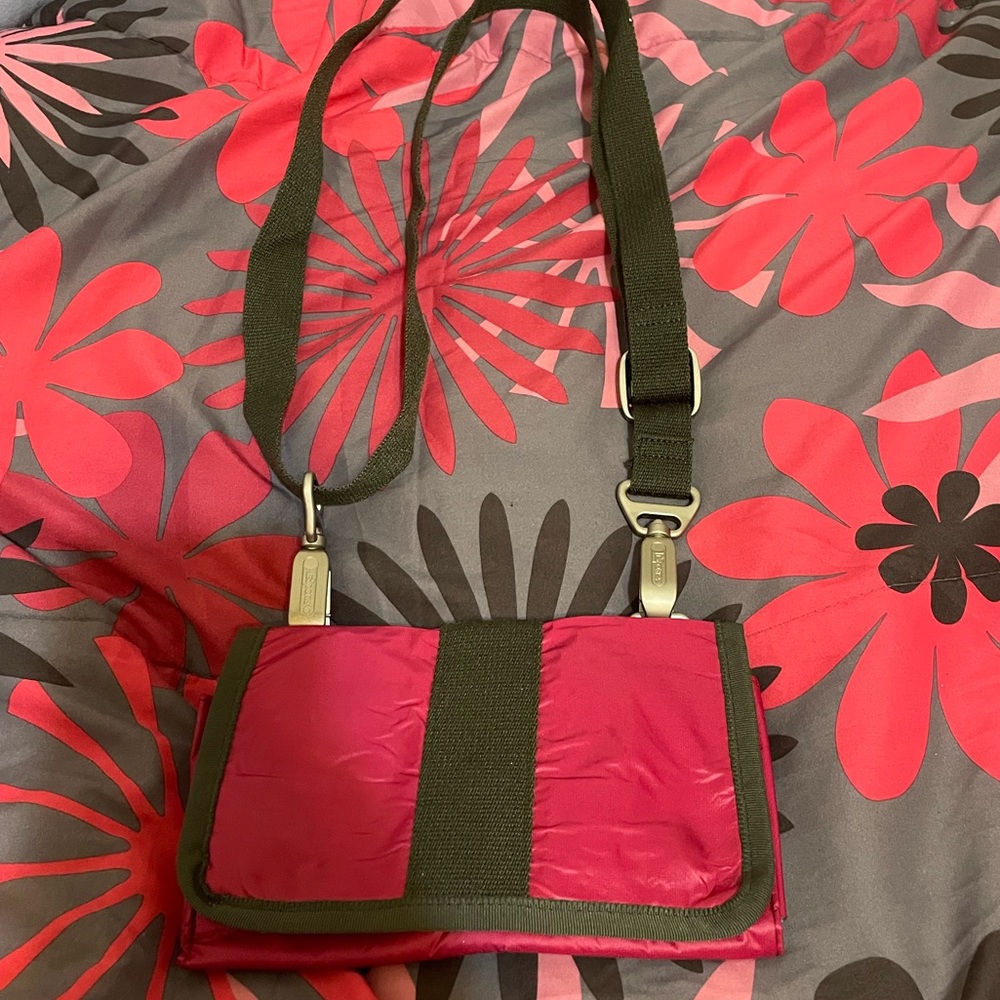 LeSportsac wallet crossbody. Never worn!